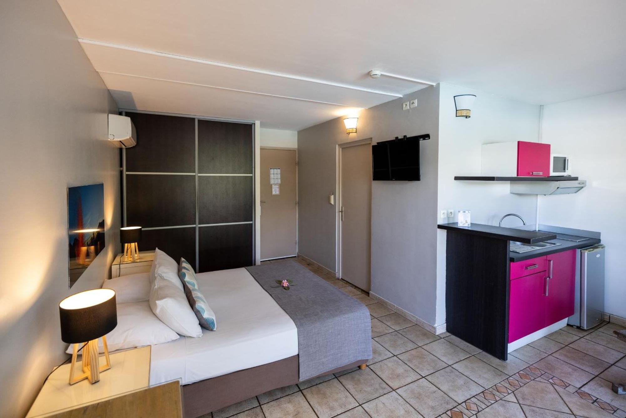 Hotel Les Creoles Сен-Жиль-ле-Бэн Экстерьер фото